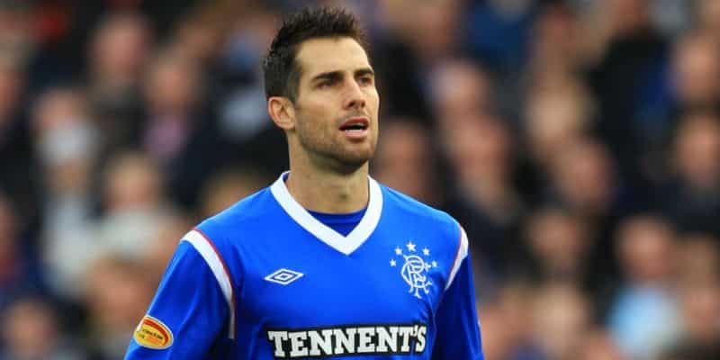 Mặc dù muốn gắn bó với Rangers, nhưng ông vẫn phải rời đi do CLB phá sản