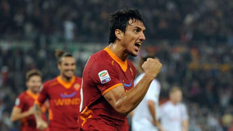 Nicolás Burdisso sở hữu phong cách thi đấu ấn tượng