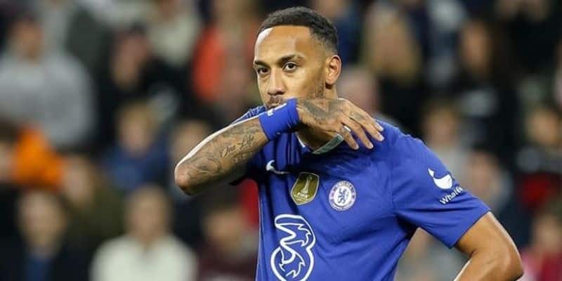 Pierre-Emerick Aubameyang vượt qua mọi thử thách