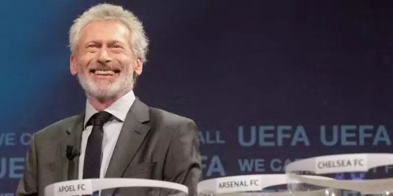 Kỹ năng của ông ấy được trường quốc tế công nhận, đánh giá