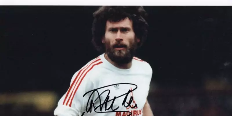 Thời thơ ấu của cầu thủ bóng đá đầy nỗ lực của nước Đức