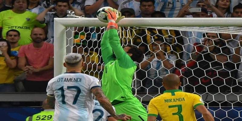 hong độ ổn định của thủ thành người Nam Mỹ