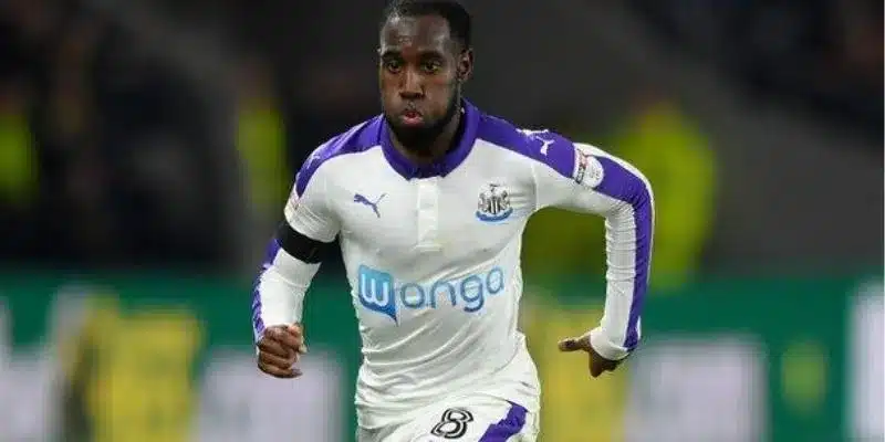 Hành trình chạm tới trái bóng của Vurnon Anita