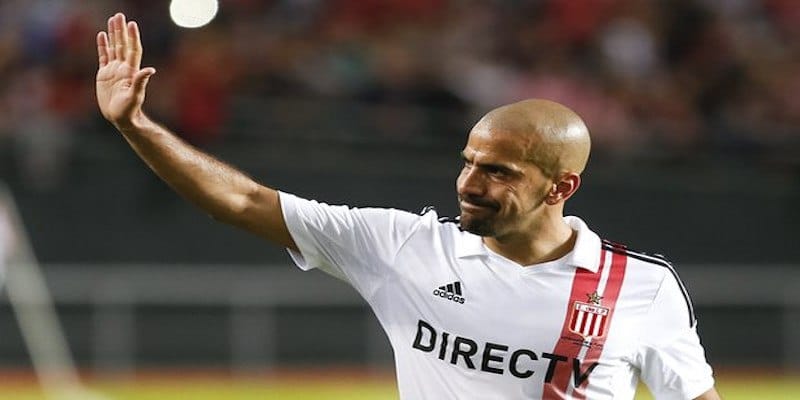 Cầu thủ Argentina trở lại sân cỏ thi đấu chuyên nghiệp